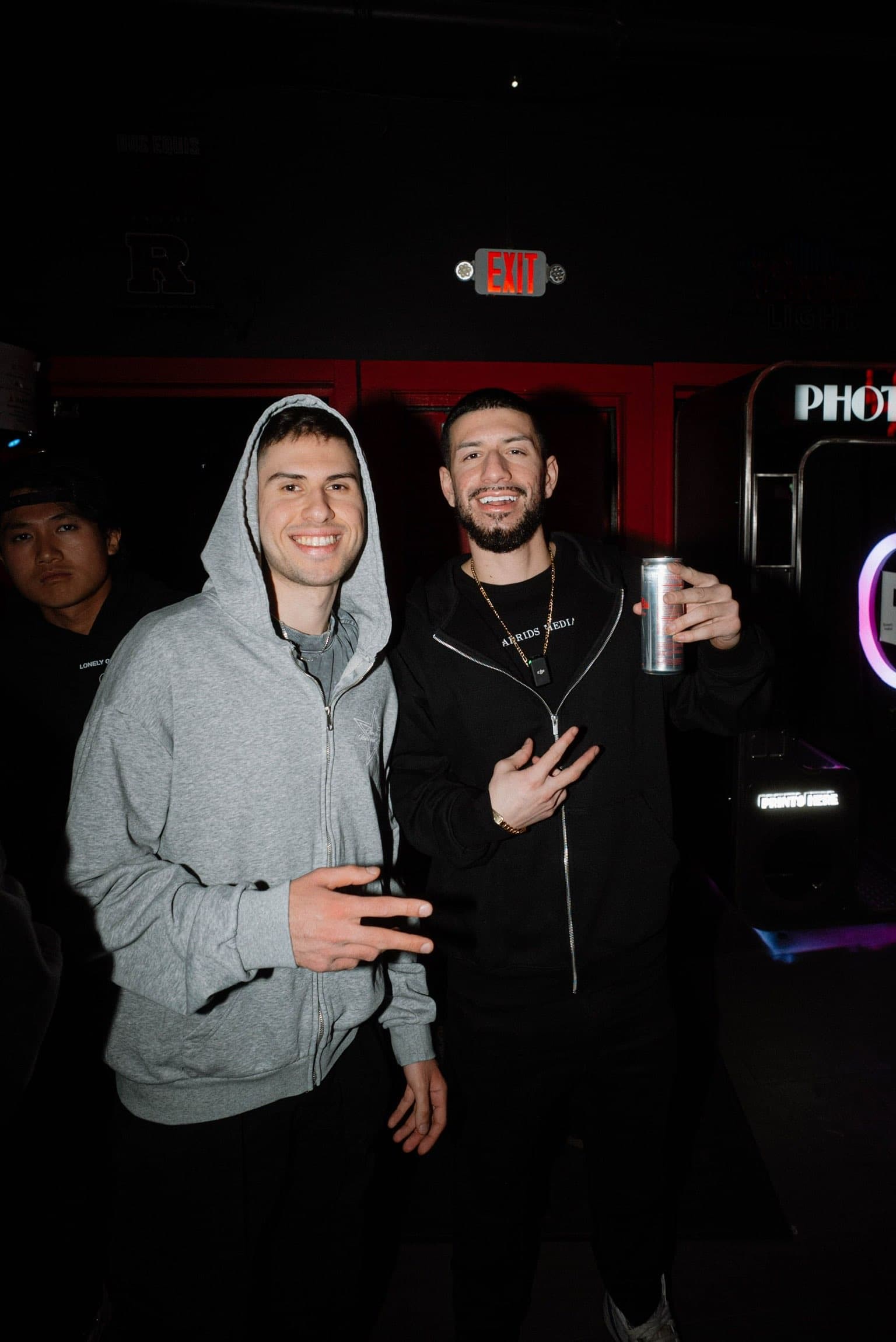 FRIENDS AT THE PHOTO BOOTH