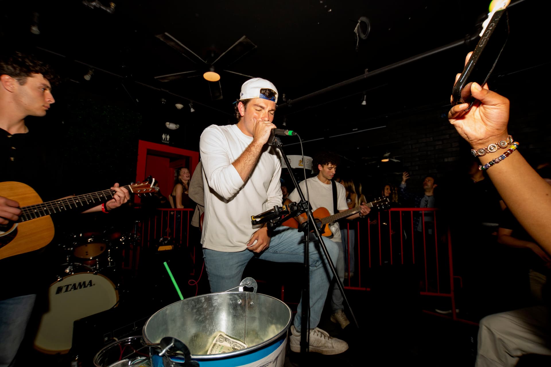 LIVE BAND NIGHT